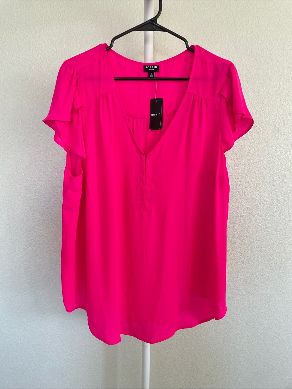 Torrid Harper Georgette Hookeye Tulip Sleeve Pink Glo Blouse Size 2X